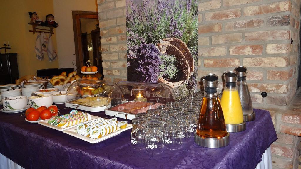 Logis L'Auberge Gutshof บิสชอฟส์แวร์ดา ภายนอก รูปภาพ