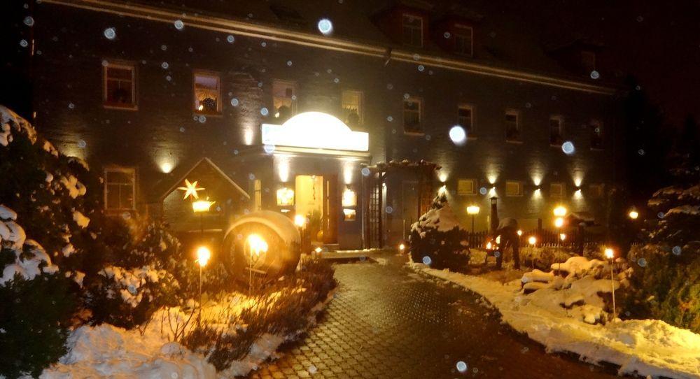 Logis L'Auberge Gutshof บิสชอฟส์แวร์ดา ภายนอก รูปภาพ