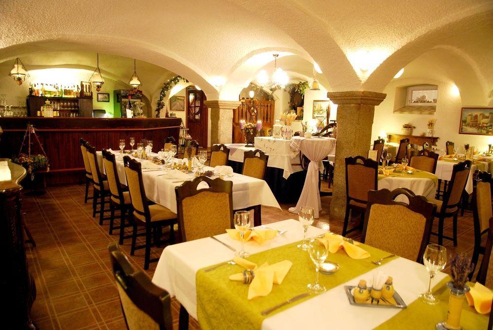 Logis L'Auberge Gutshof บิสชอฟส์แวร์ดา ภายนอก รูปภาพ