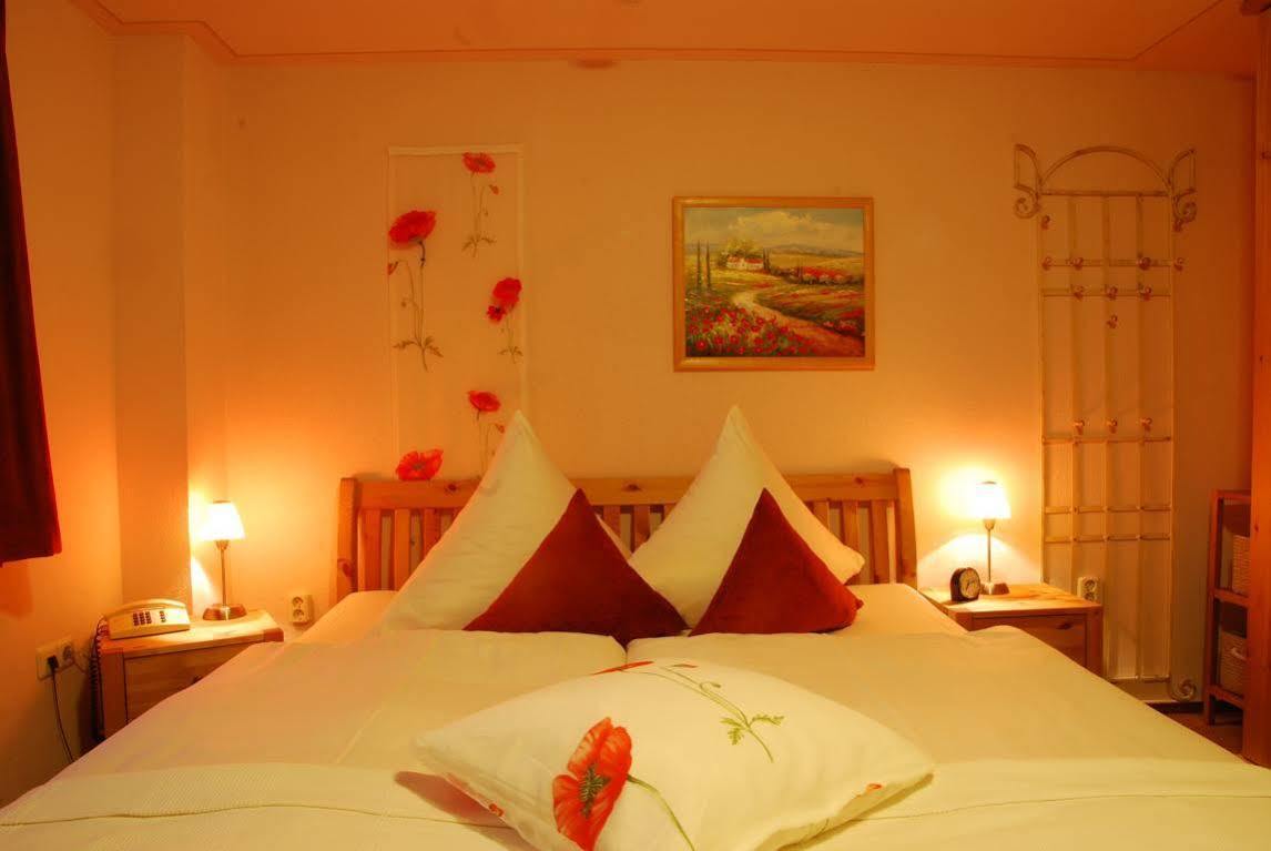 Logis L'Auberge Gutshof บิสชอฟส์แวร์ดา ภายนอก รูปภาพ