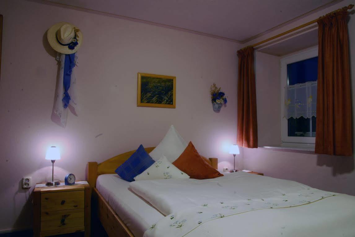 Logis L'Auberge Gutshof บิสชอฟส์แวร์ดา ภายนอก รูปภาพ
