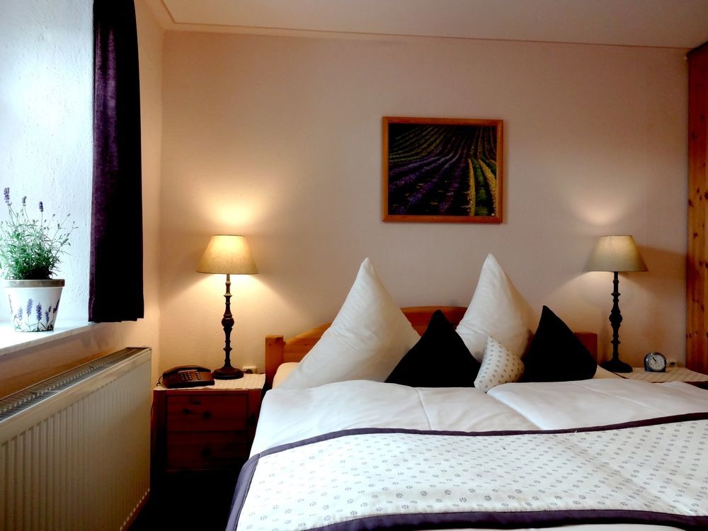 Logis L'Auberge Gutshof บิสชอฟส์แวร์ดา ภายนอก รูปภาพ