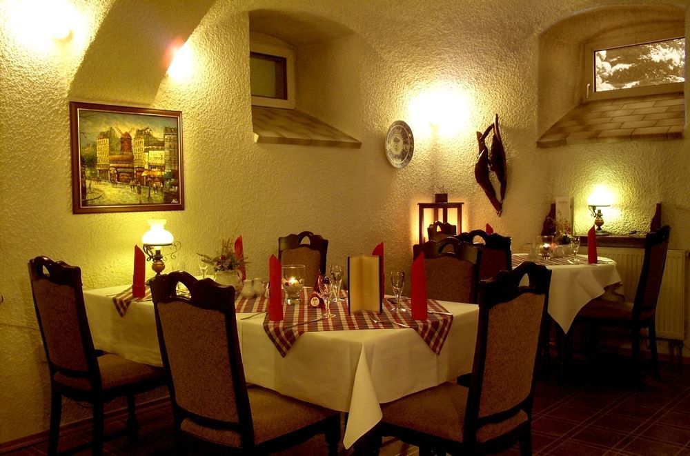Logis L'Auberge Gutshof บิสชอฟส์แวร์ดา ภายนอก รูปภาพ